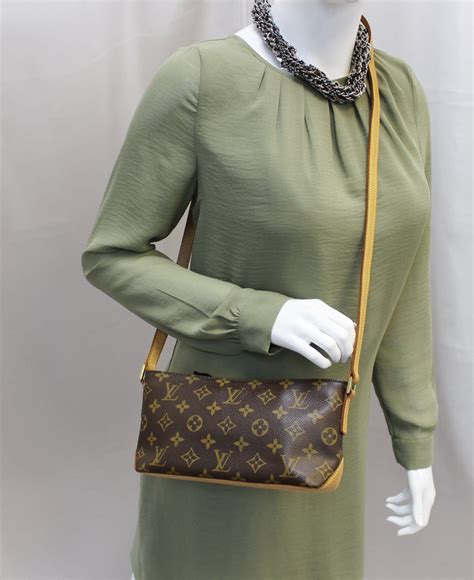 Louis Vuitton Trotteur Monogram Canvas Shoulder Bag on SALE 